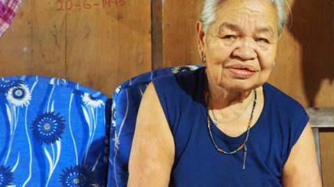 Meet the 88 year old woman living in a traditional longhouse - Mumpack ...