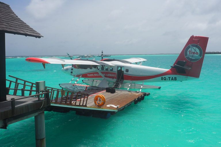 maldives-seaplane-resort-trips-getting-around-the-maldives-mumpack